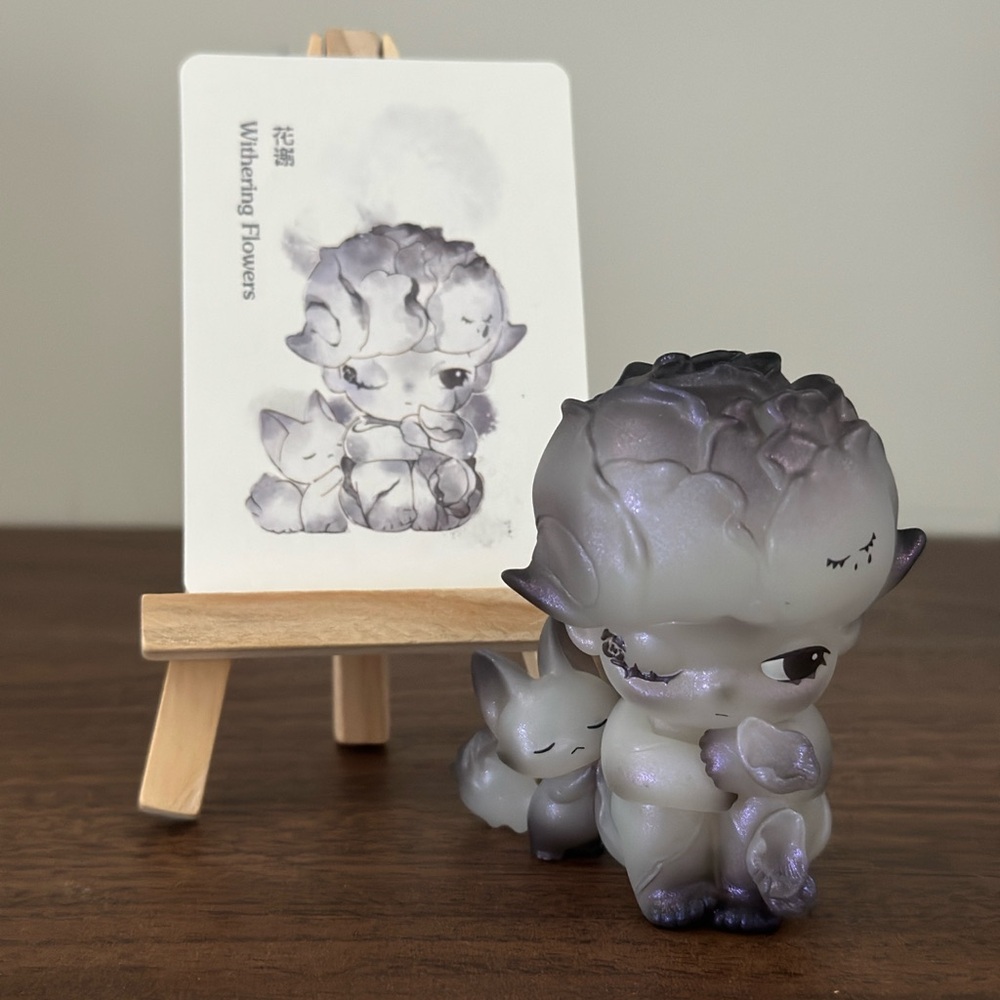 Dimoo Shapes in Nature — Withering Flower